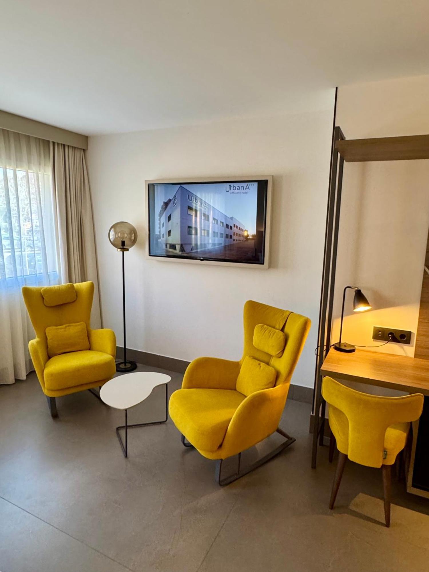 Urban A+++ Hotel Tres Cantos Exterior foto